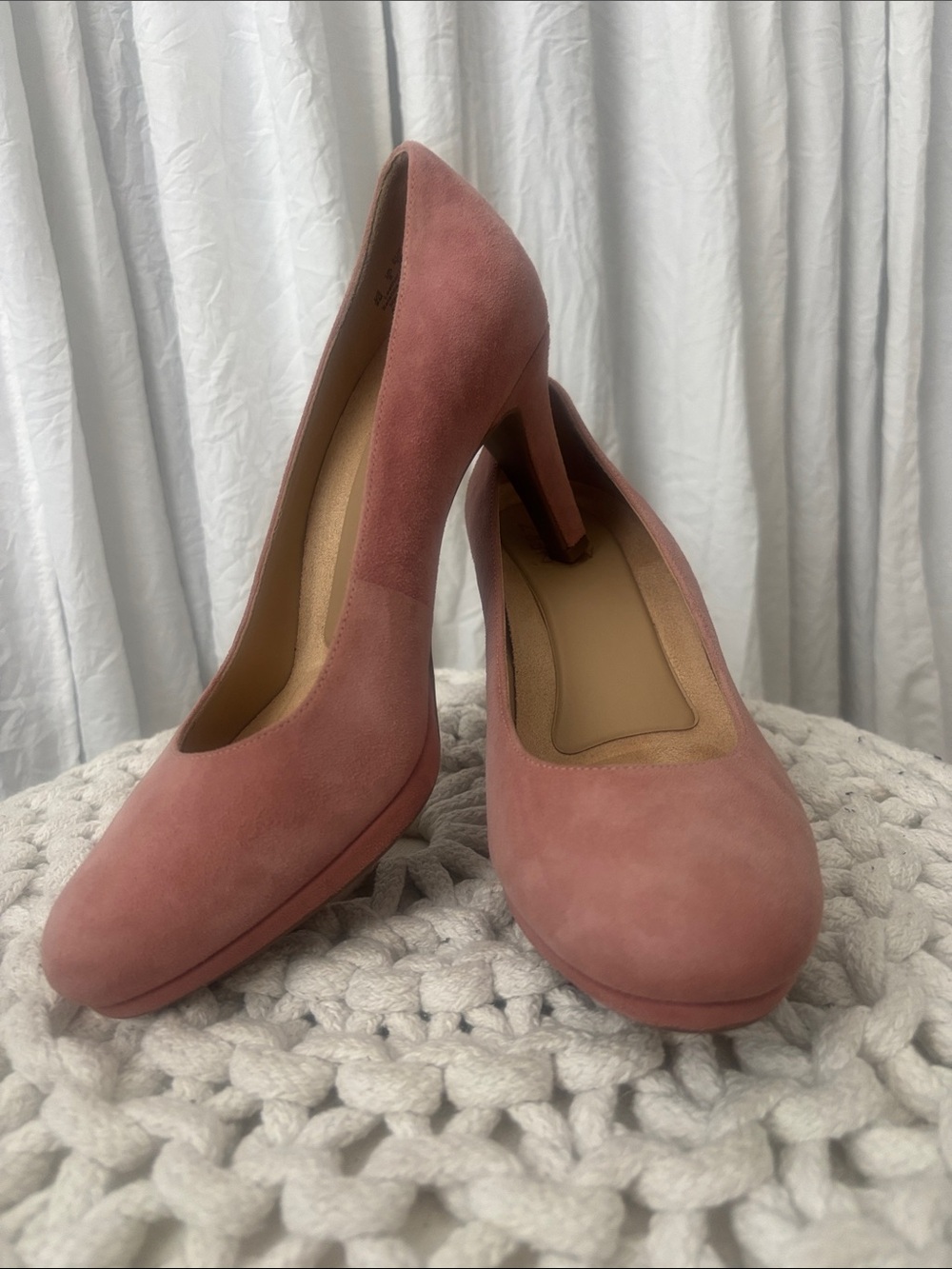 Naturalizer Pink Suede Mid Heel Pumps